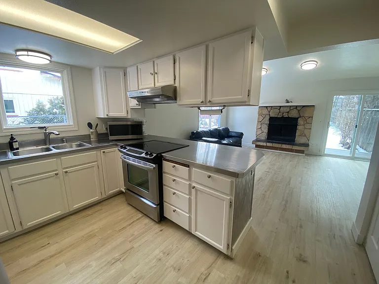 3306 Orion Cir — Photo 7