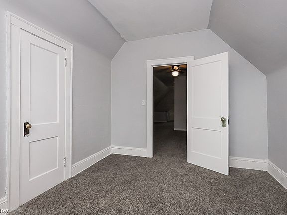3rd image of 11601 Shadeland Ave
