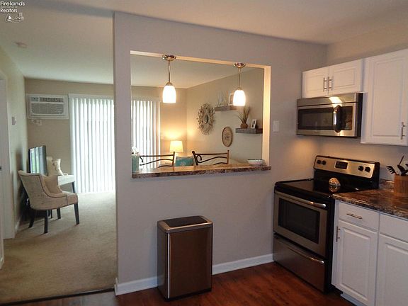 5th image of 409 N Lake Pine Dr APT 2