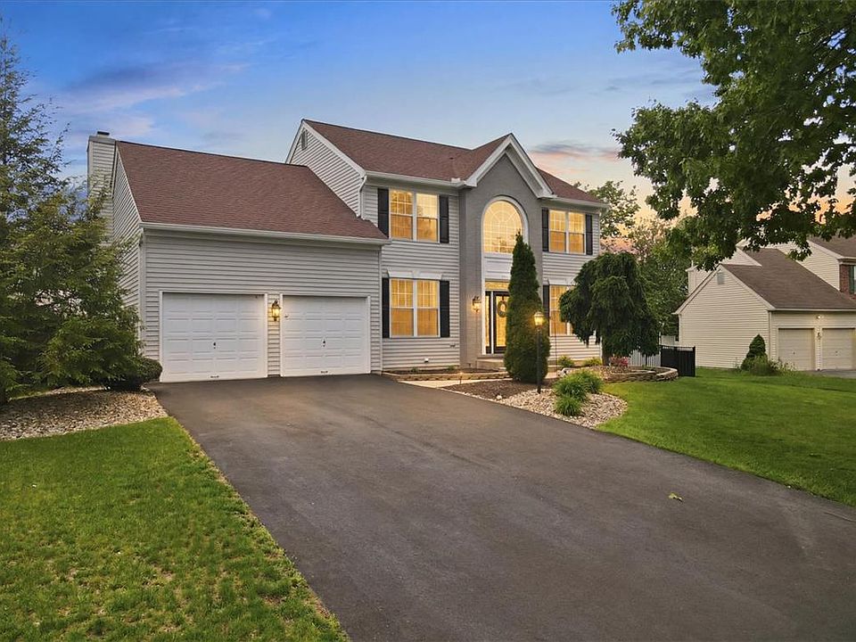 1st image of 410 Ramblewood Dr