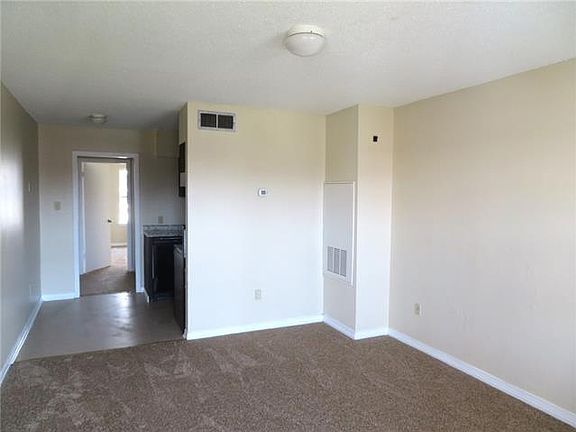 5th image of 4221 Eporia St APT 6