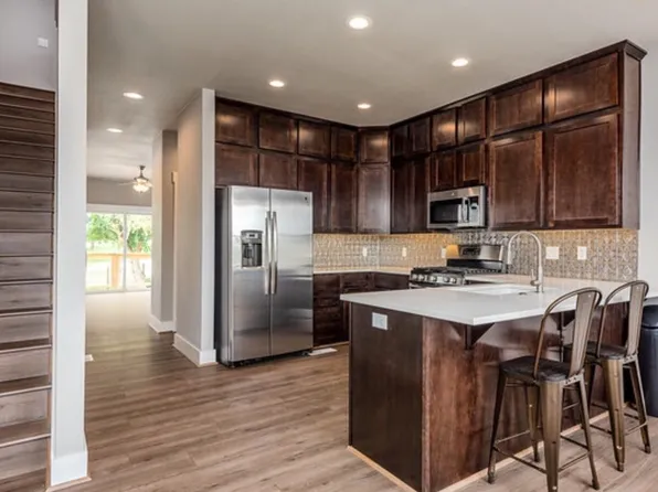 1569 S Brooks Ave #1569, Fayetteville, AR 72701