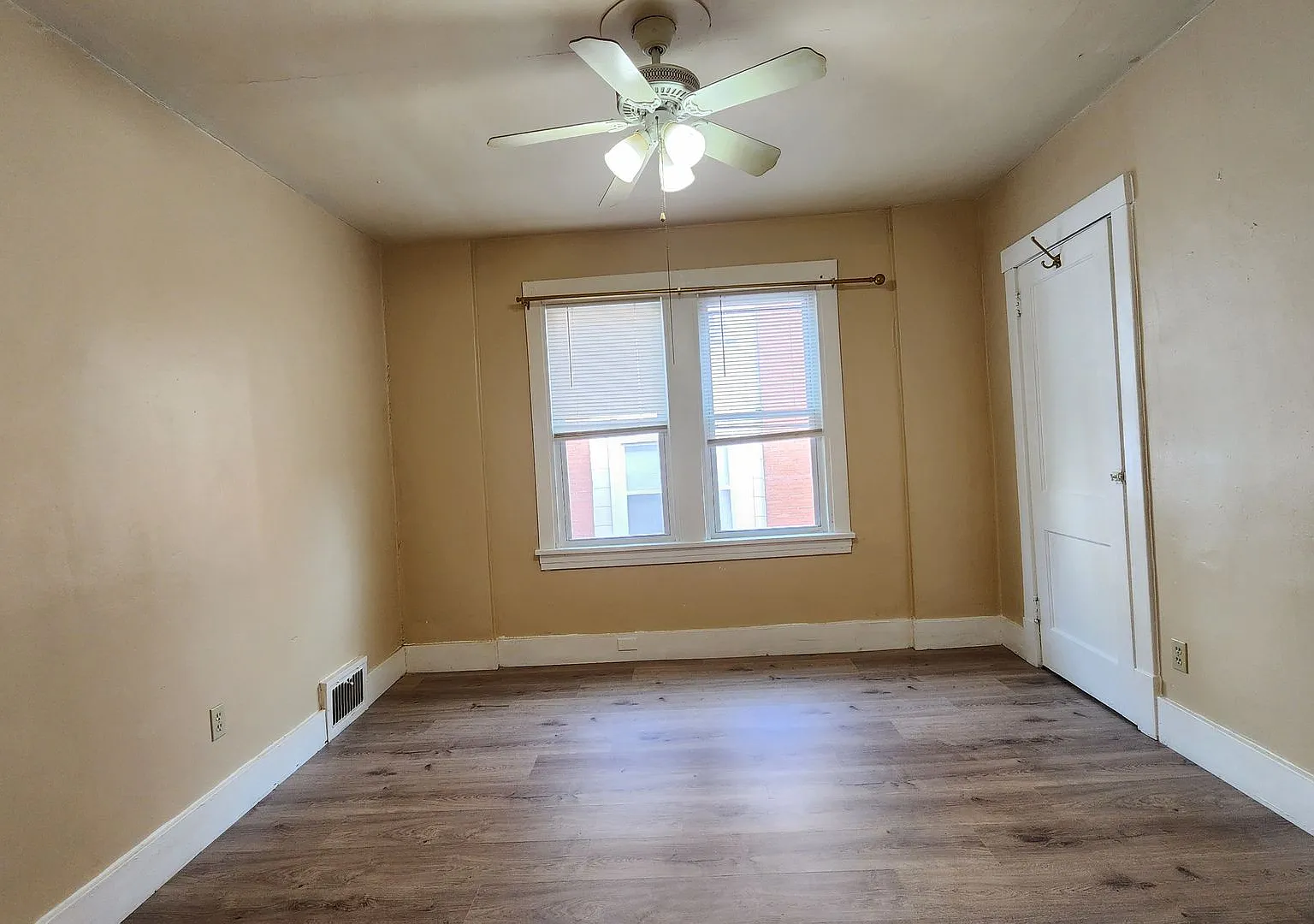 2918 Clermont Avenue (Brentwood) — Photo 3