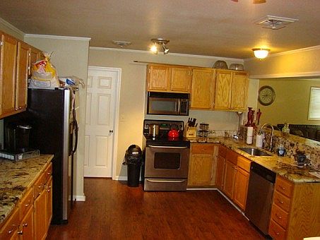 5th image of 2708 Center St