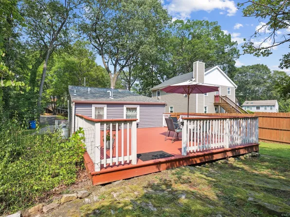 8 Piegan Trail, Shelton, CT 06484