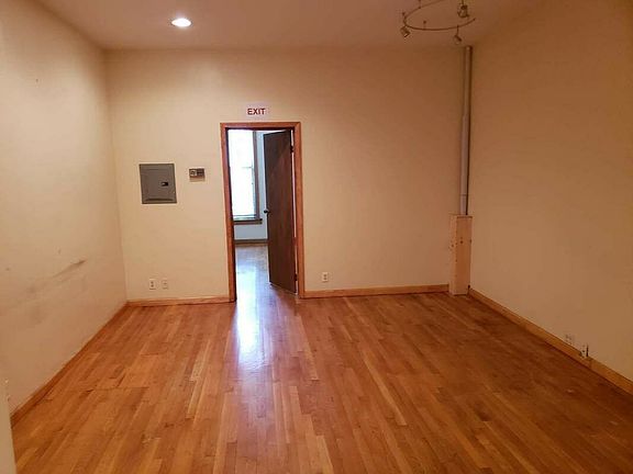 3rd image of 259 17th St #1