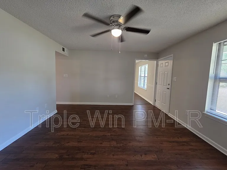 113 Northfield Dr — Photo 14