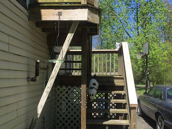 2nd image of 3965 1/2 Oak St