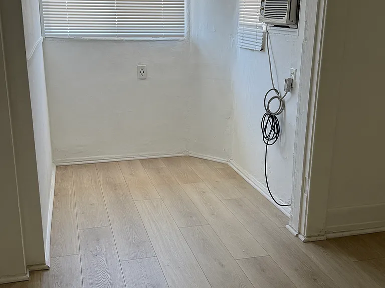 2408 S Grand Ave #17 — Photo 4