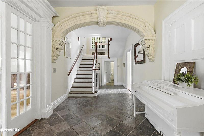 2nd image of 105 Brunswick Road