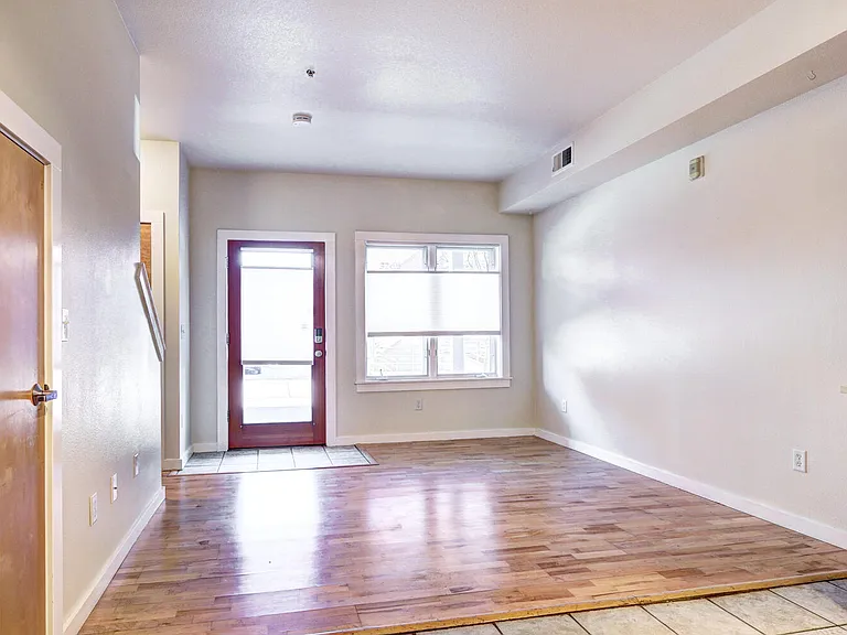 3244 Foundry Pl — Photo 4