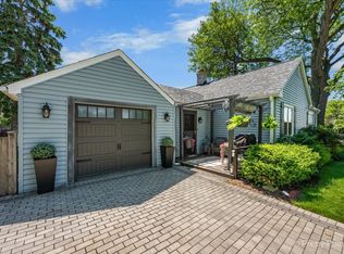 72 W Irving Park Rd, Roselle, IL 60172