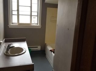 210 E Oak St APT 1, Juneau, WI 53039