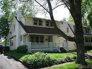 1st image of 1063 Pickford Ave