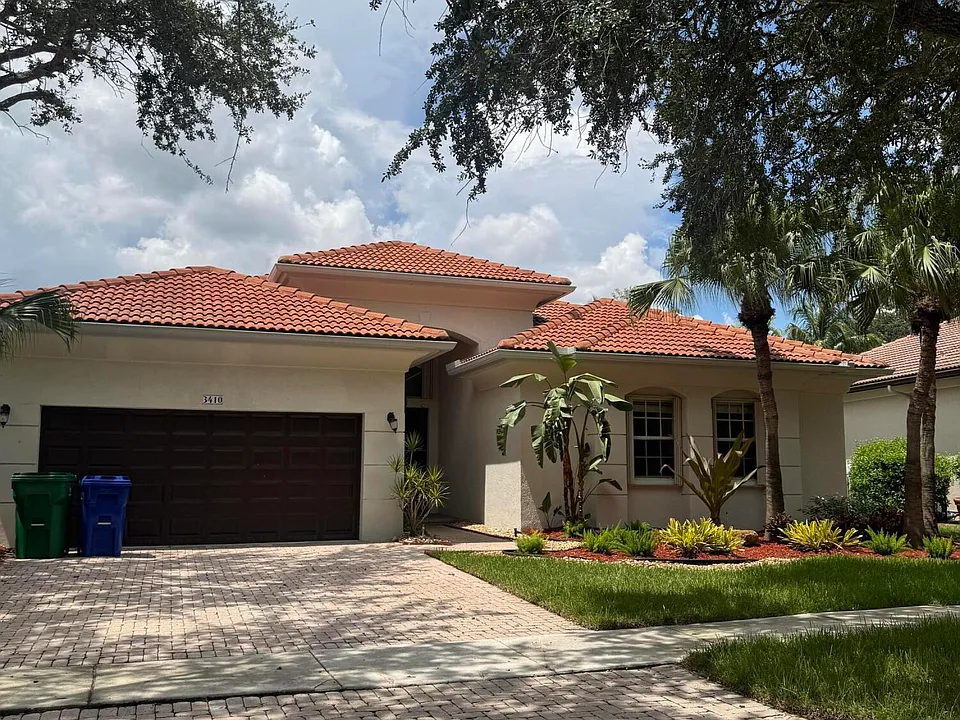 3410 SW 195th Ave #-