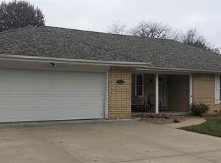 4930 Mockingbird Ln, Saint Joseph, MO 64506
