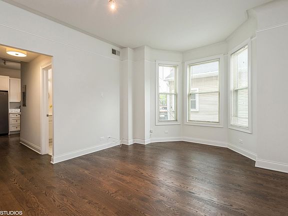 4th image of 1314 W Wrightwood Ave APT 2R
