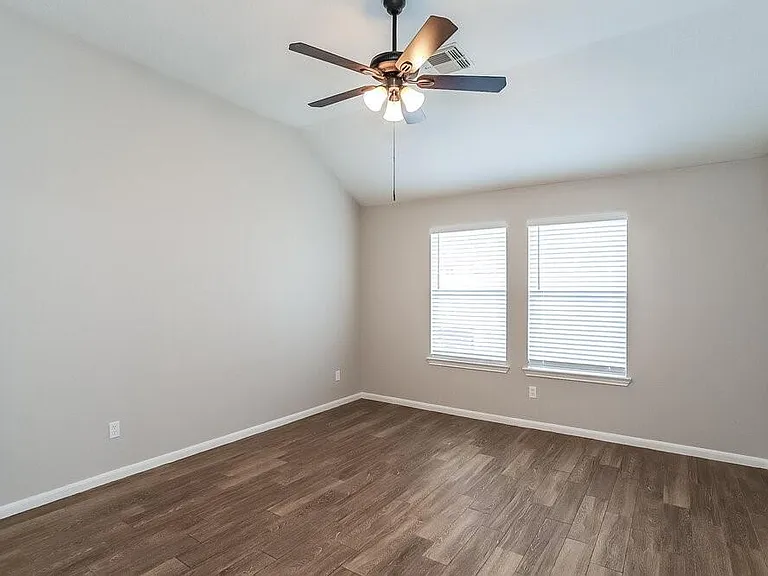 10518 Southway Bend Ln — Photo 12