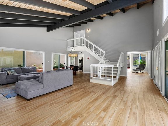5th image of 4612 Green Tree Ln