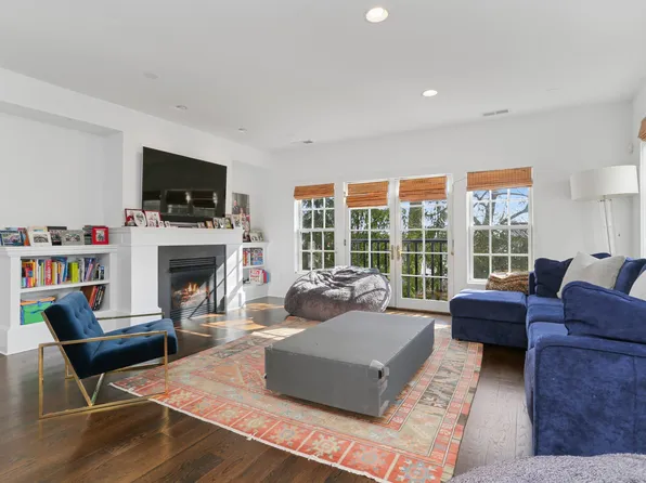 77 Havemeyer Lane #107, Stamford, CT 06902