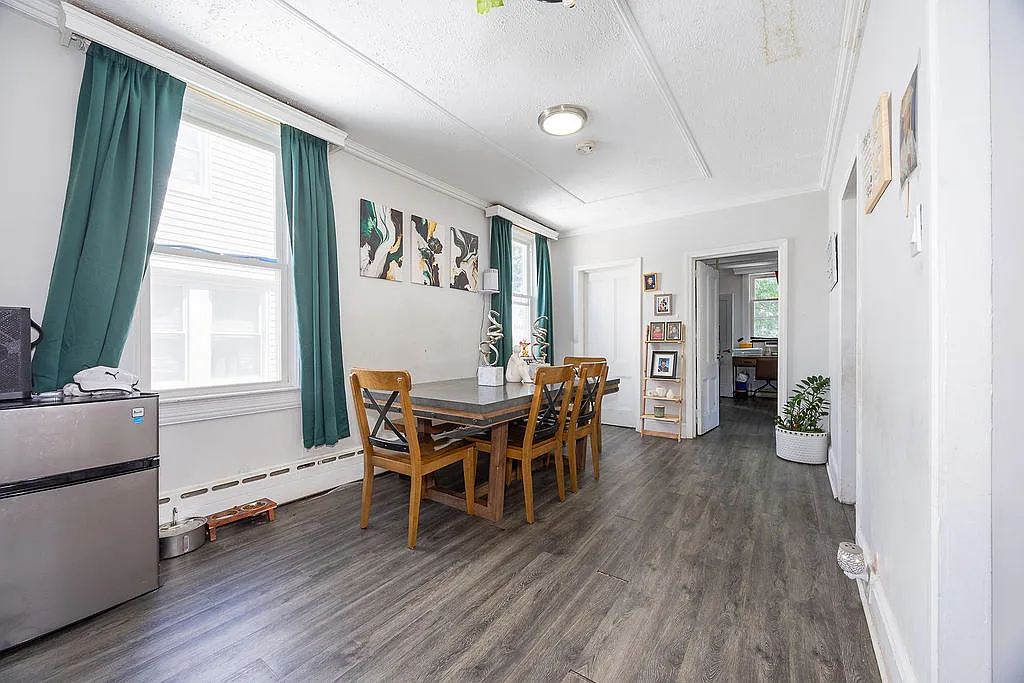 3 bed, 1950 sqft, $3,000 — Photo 4