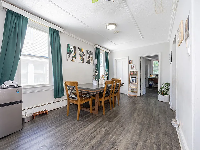 81 Chestnut St #2 — Photo 4