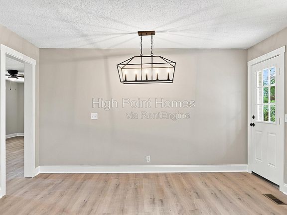 5th image of 114 Alpine Dr