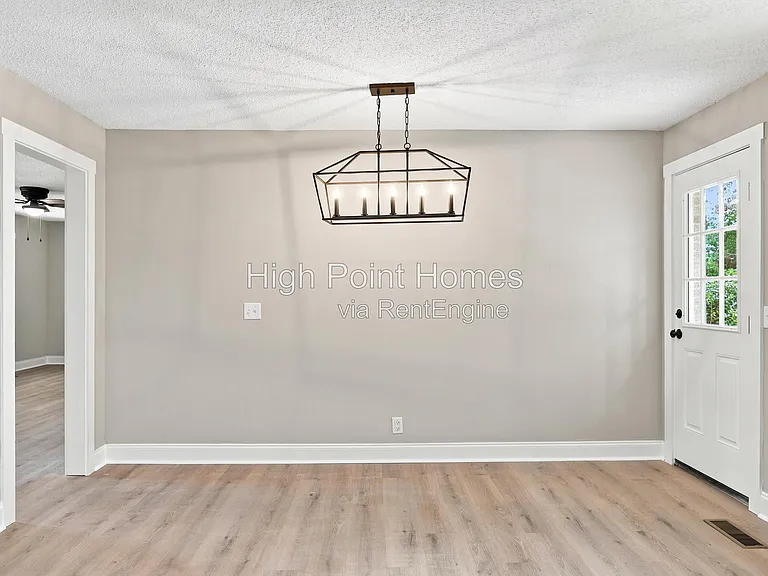 114 Alpine Dr — Photo 5