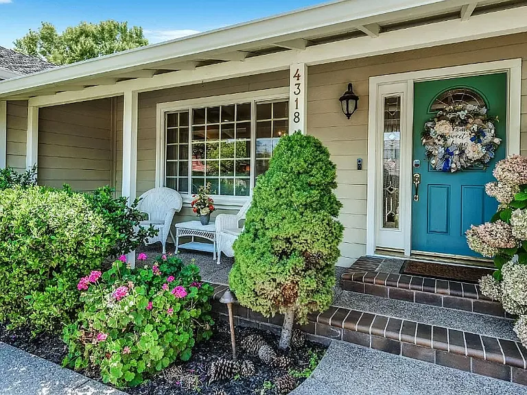 4318 Satinwood Dr — Photo 4