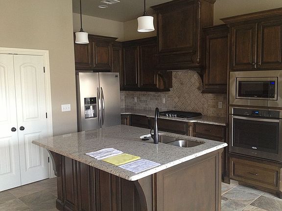4th image of 1001 Dayton Ln