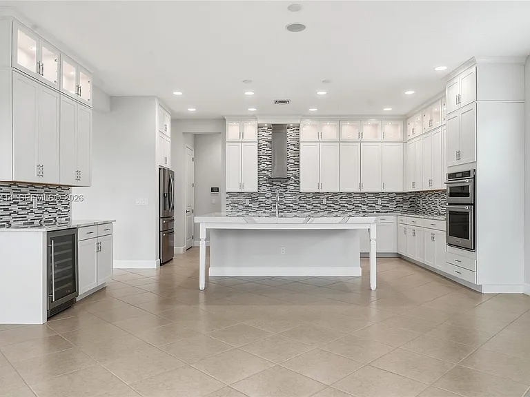 15239 Goldfinch Cir — Photo 11