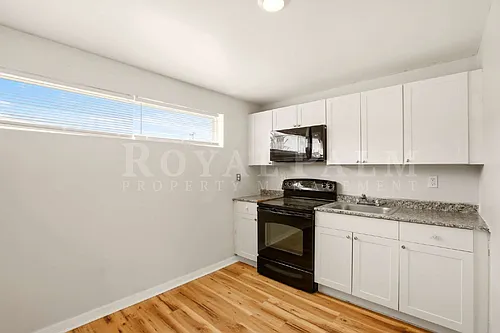 1640 Daniels Dr Photo 1