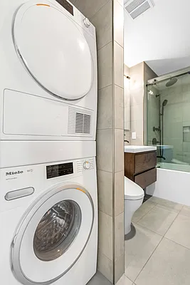 Rented by Compass | media 21