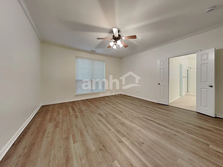 8001 Amesbury Ln — Photo 14