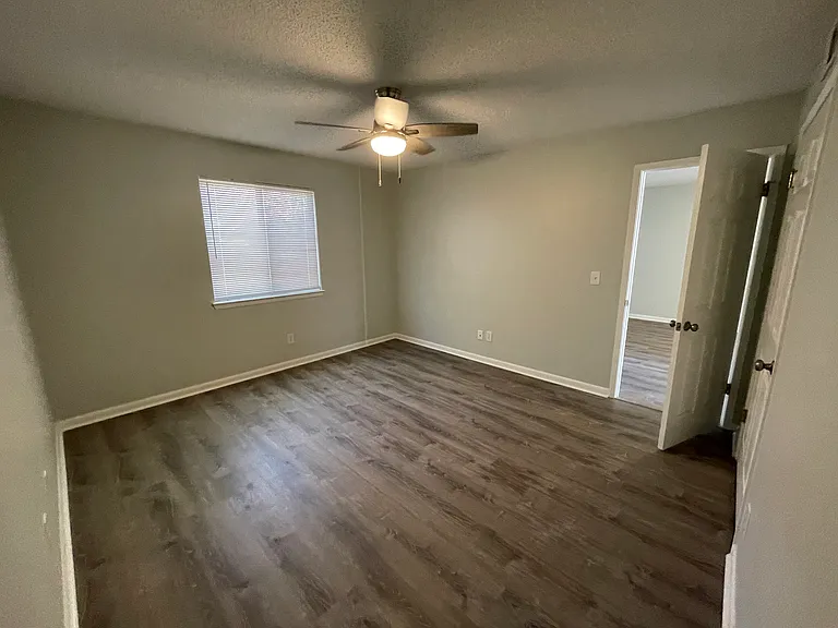 719 Green St #301 — Photo 11