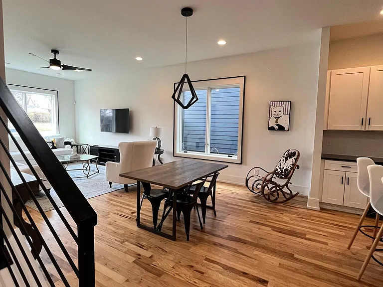 2700 Bronte Ave #B — Photo 11