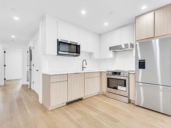 3rd image of 751 Dean St #1