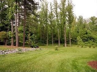 73 Oak Meadow Ln, Hendersonville, NC 28792