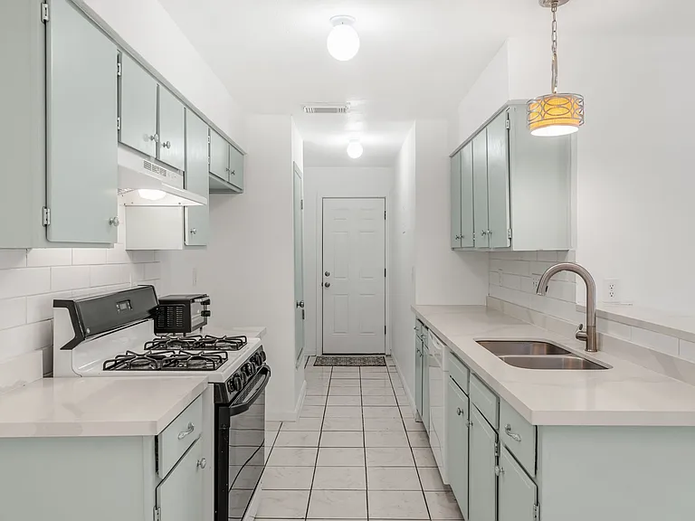 2501 Teri Rd #B — Photo 6