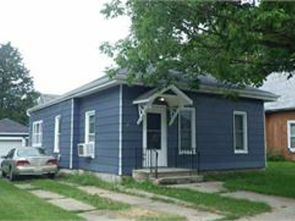 1st image of 315 2nd St NE