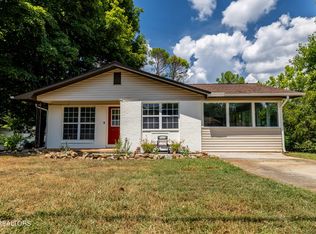 318 Arrowhead Dr, Maryville, TN 37801