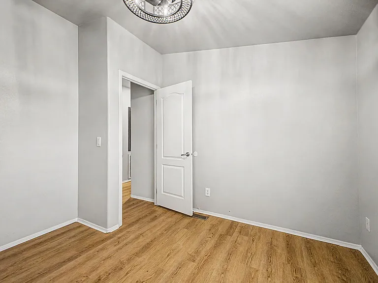 1702 E Michelle Dr — Photo 21