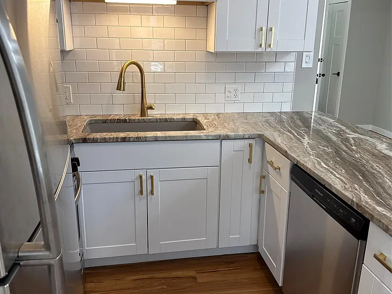 252 N Harvey St #1 — Photo 9