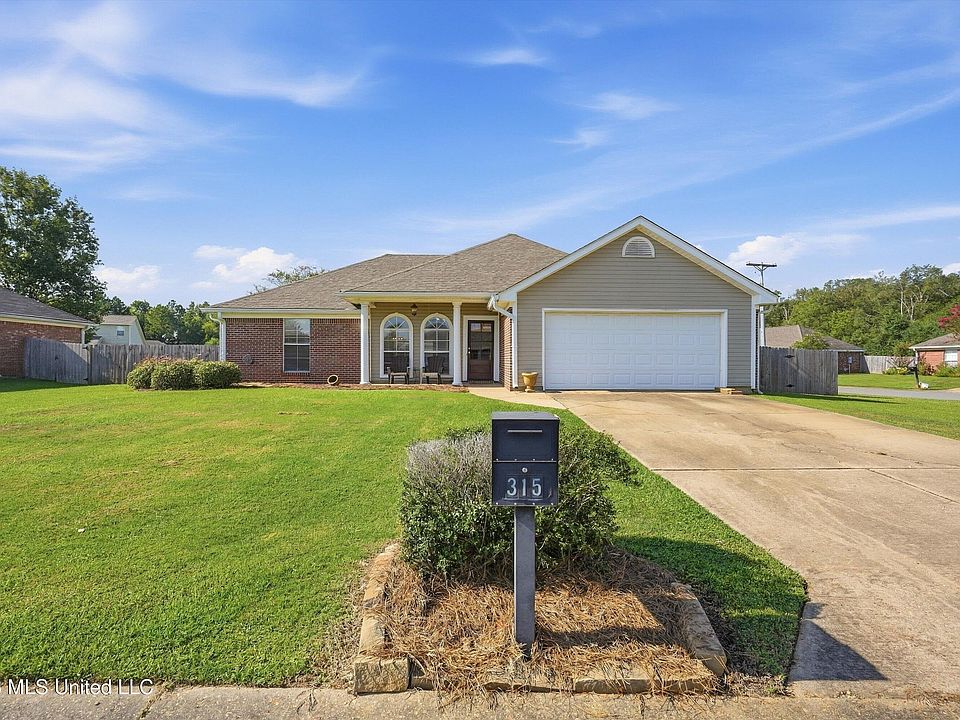 1st image of 315 Orchard Way