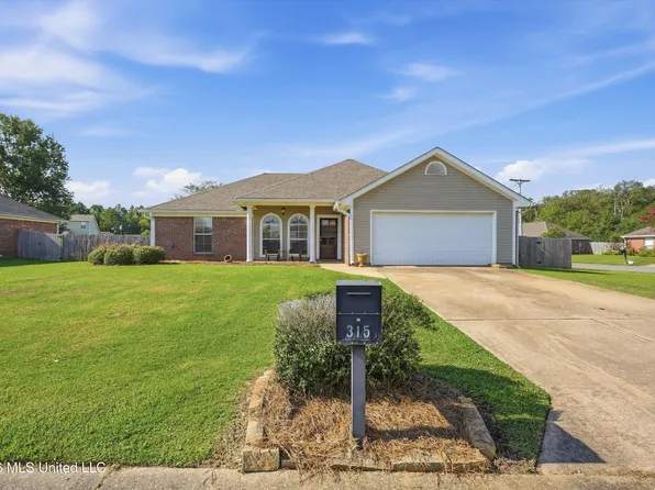 315 Orchard Way, Brandon, MS 39047