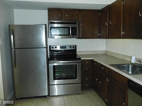 5th image of 9713 Kings Crown Ct APT 001