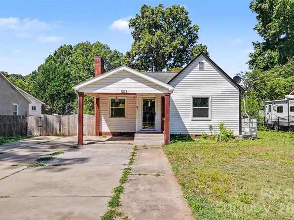 1212 Meadow Ln, Charlotte, NC 28205