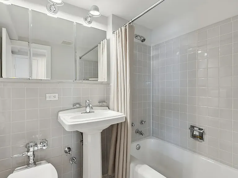1400 Hinman Ave #G — Photo 7