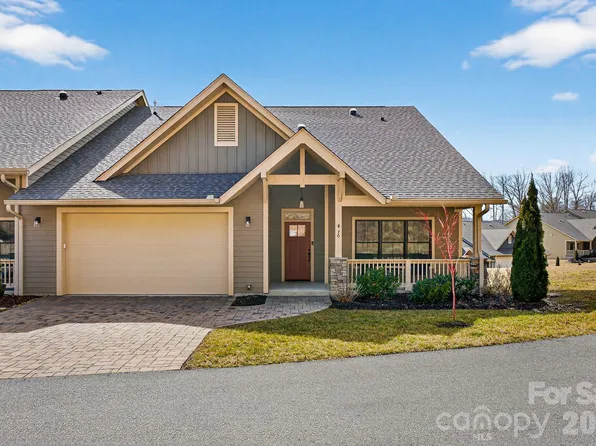 70 Copper Creek Ln, Hendersonville, NC 28739