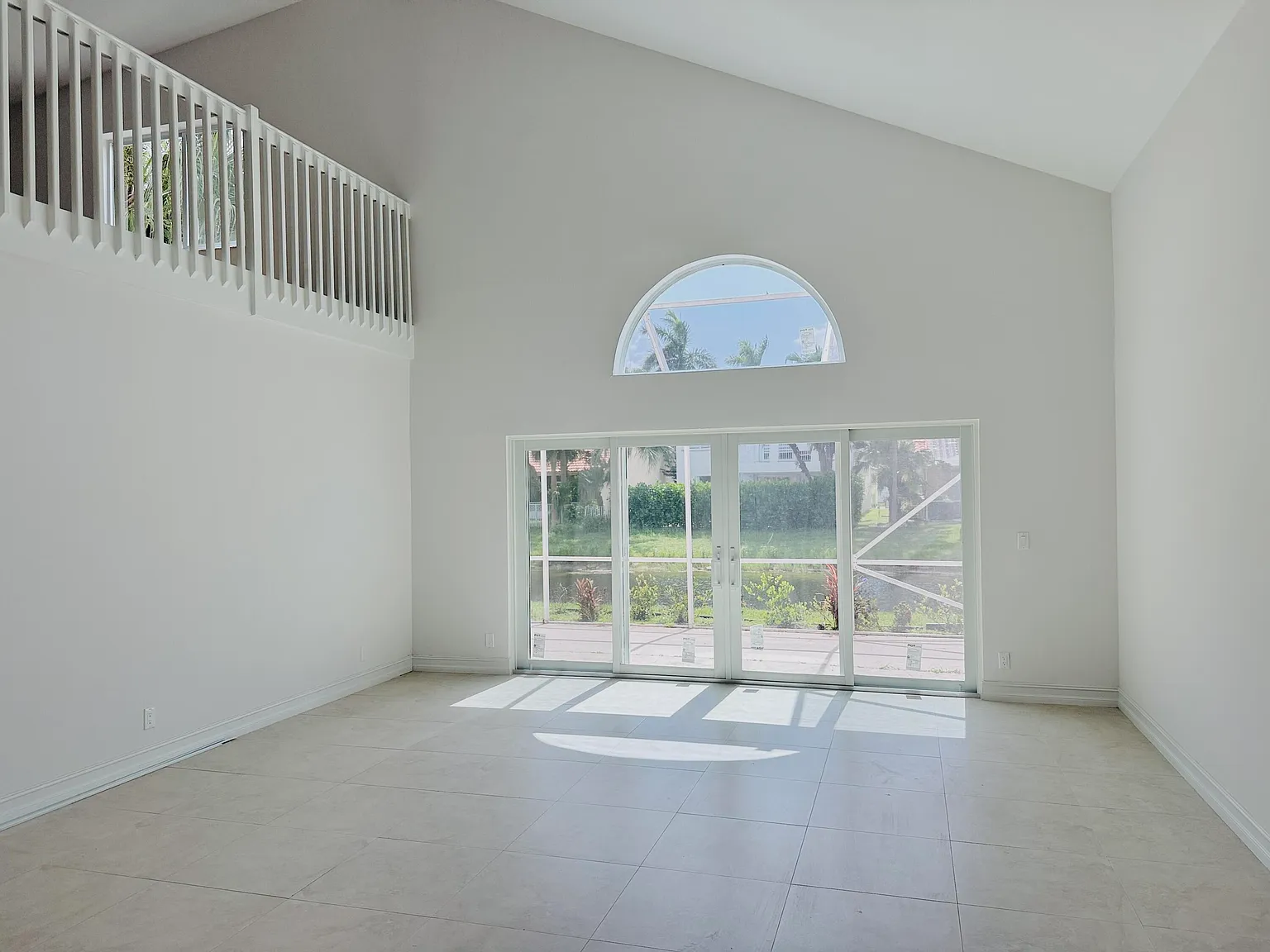 4 bed, 2.5 bath, 2660 sqft, $4,950 — Photo 2